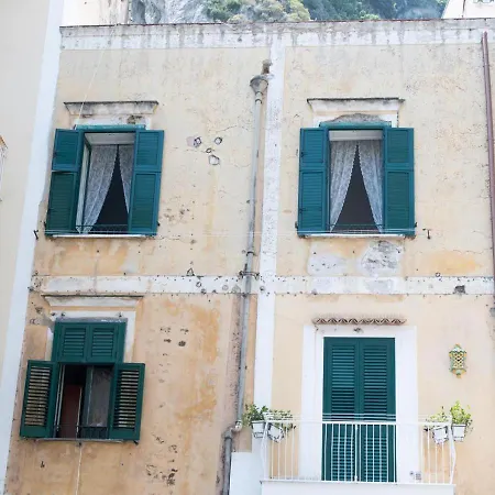 Tatil Evi La Finestra Sul Borgo Atrani